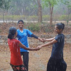girls_dancing_in_rain